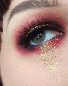 Glitter Tears- Would You Try This Tragically Beautiful New Trend? | BEAUTY