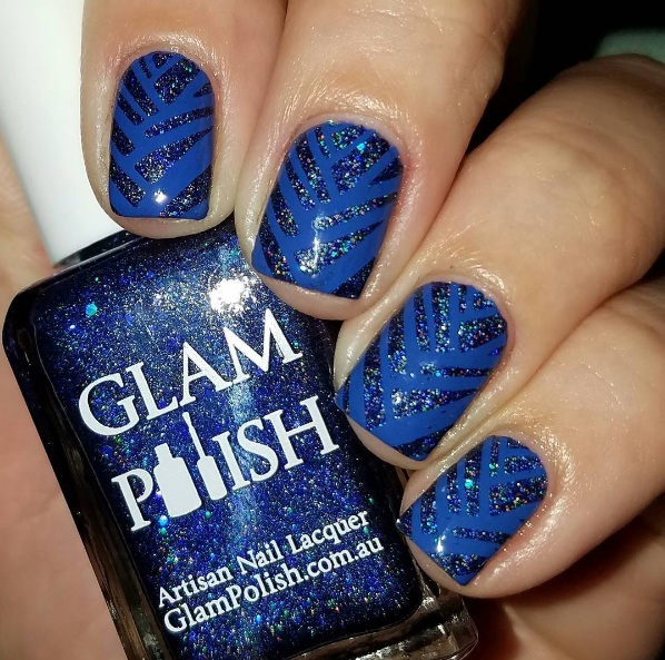 Shimmering Blue Nails Are A Gorgeous New Manicure Trend | BEAUTY