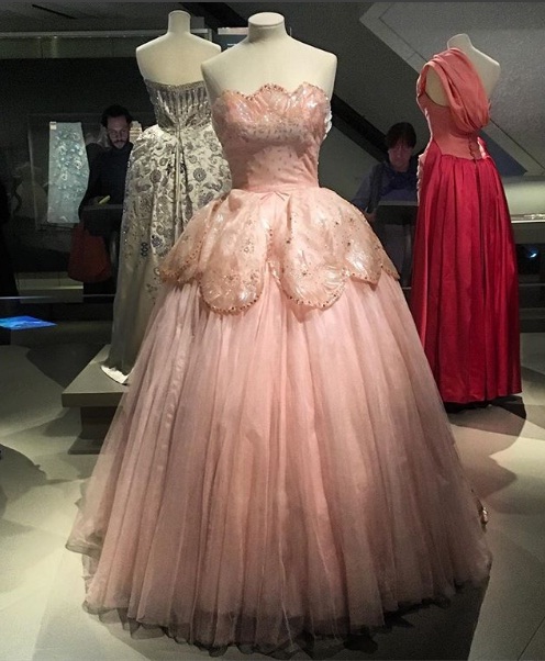 Haute Couture Gowns as Objets d'Art: Deconstructing Dior
